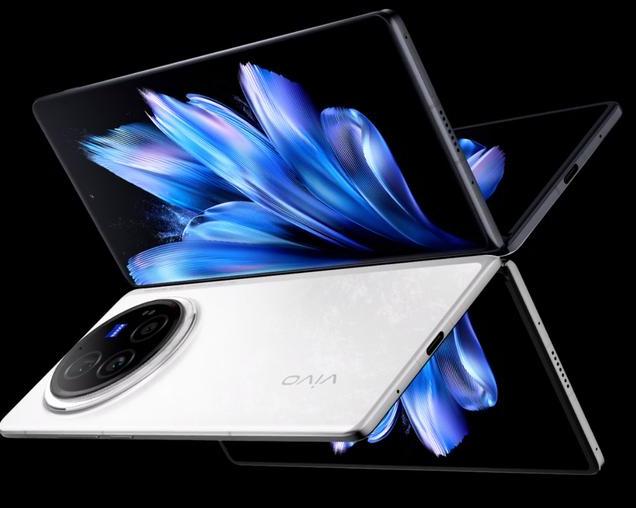 Представлен Vivo X Fold 3 Pro – первый в мире складной смартфон на Snapdragon 8 Gen 3