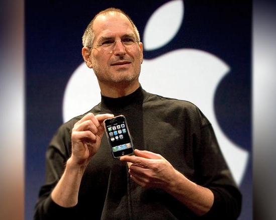 Один из самых первых iPhone продан за 12 млн рублей, но это не рекорд
