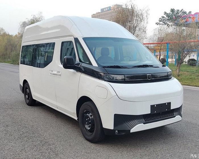 Представлен новый «убийца» отечественной ГАЗели NN. Фургон от Geely имеет два варианта колесной базы и множество компановки кузова