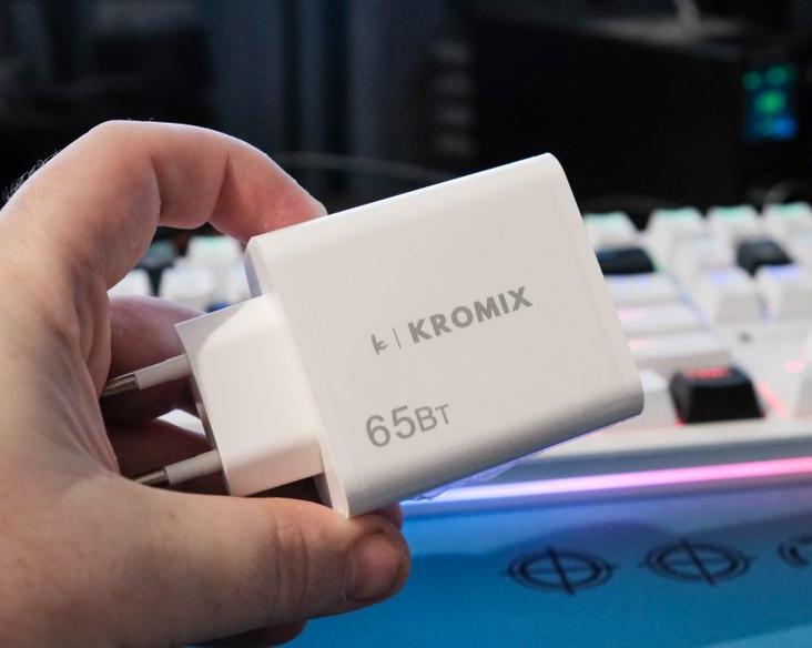 Универсальное зарядное устройство Kromix K22F02 на 5 USB портов